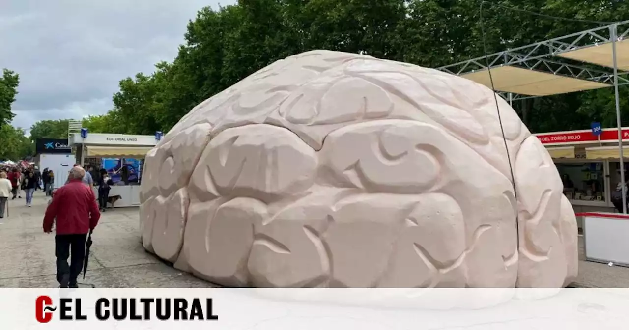 Las editoriales de las universidades y centros de investigación sacan músculo (y cerebro) en la Feria del Libro de Madrid