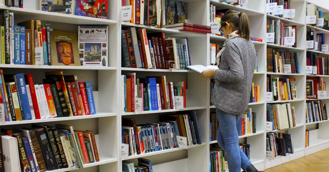 'Nelle scuole 15 minuti di lettura individuale': la proposta di legge della Toscana - Il Fatto Quotidiano