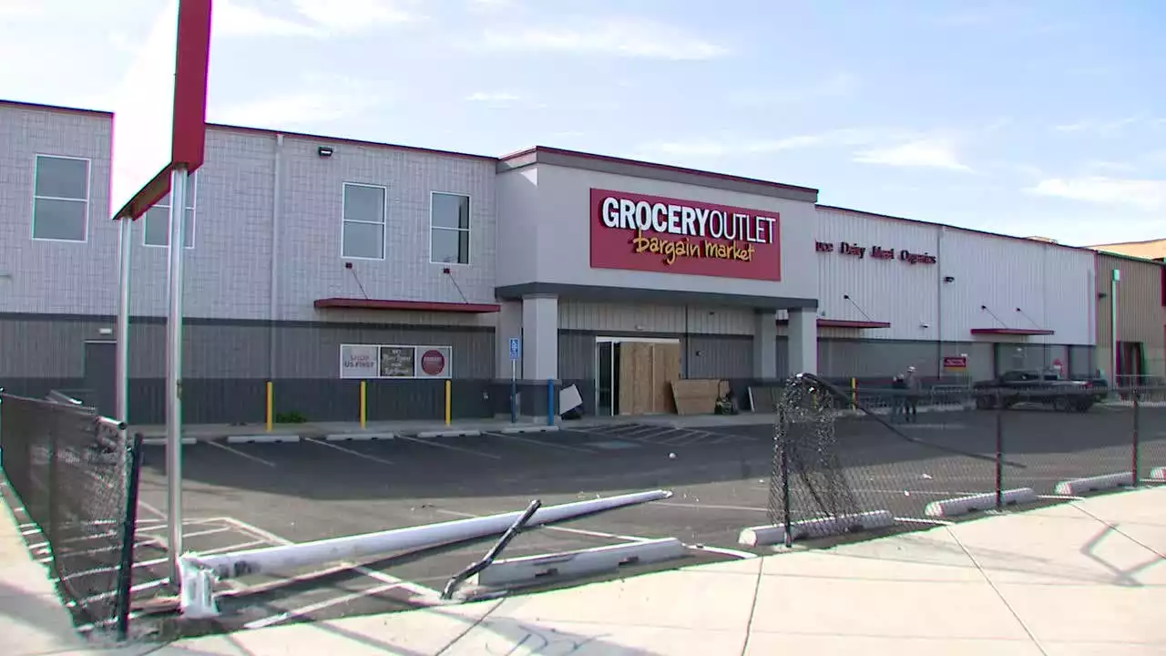 Stolen vehicle crashes into North Philadelphia grocery store, police say