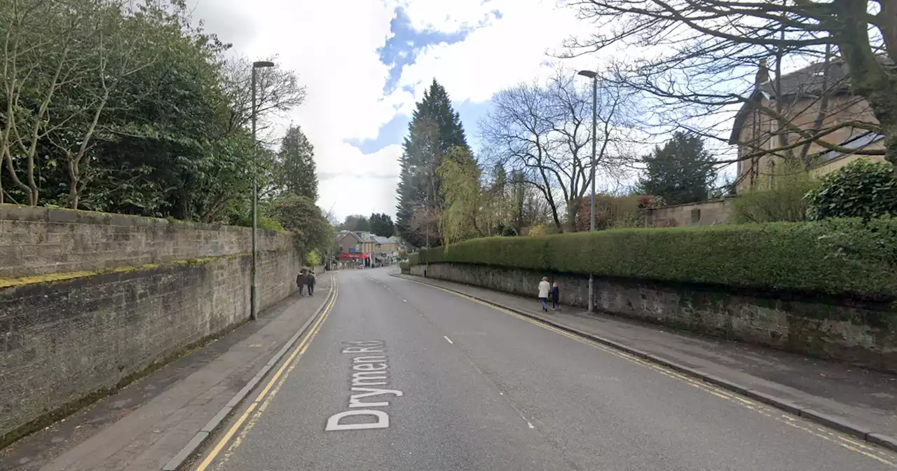 Glasgow police hunt driver who fled scene of two-car crash