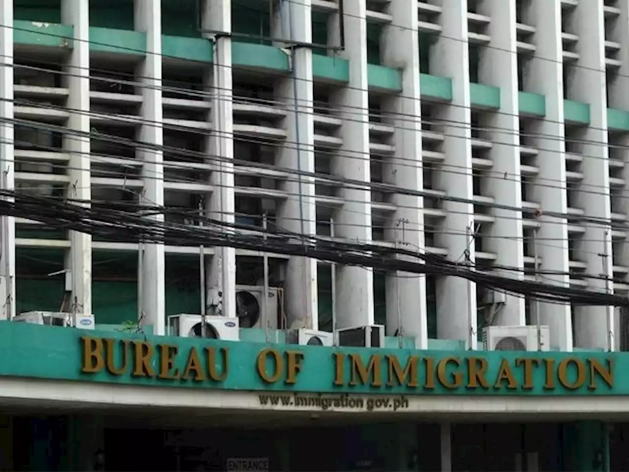 BI arrests 'fake' Pinoy in Manila