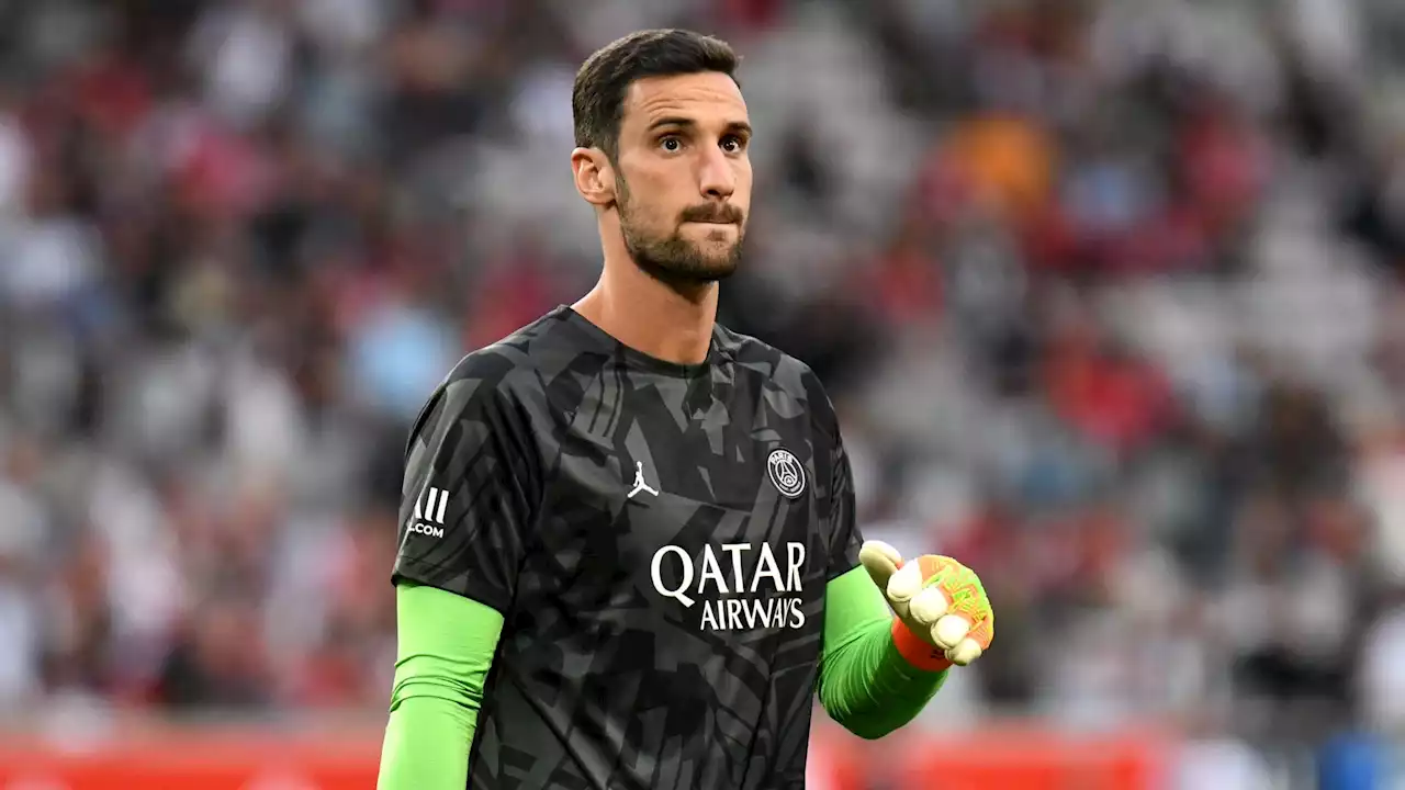 Disepak Kuda, Kiper PSG Sergio Rico Dalam Kondisi Mengkhawatirkan | Goal.com Indonesia