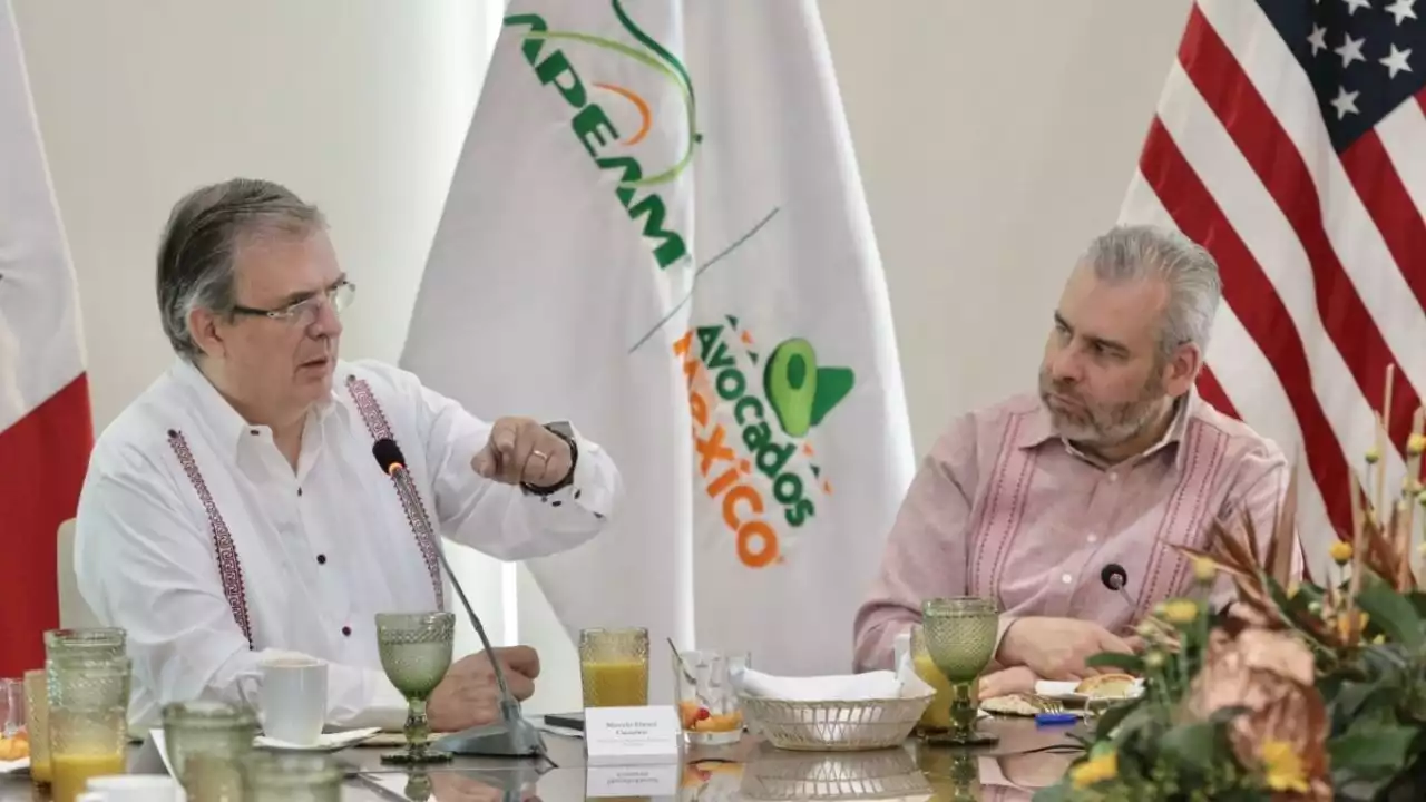 Marcelo Ebrard y el gobernador Alfredo Ramírez se reúnen con aguacateros de la región de Uruapan