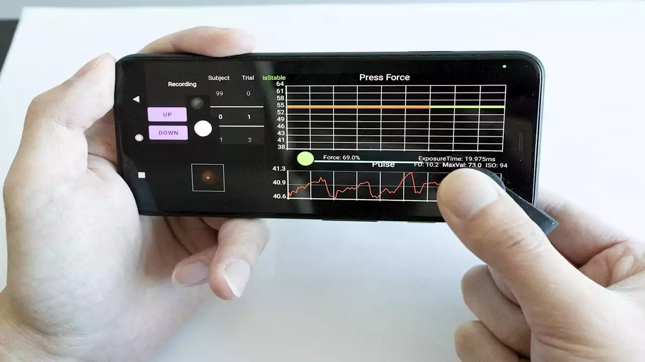 Engineers transform smartphone into blood pressure monitor, thanks to a 10-cent plastic clip