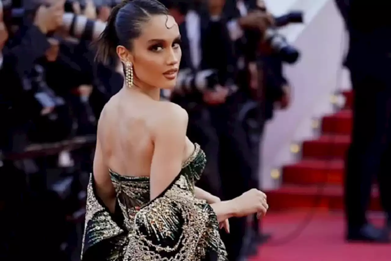 Pakai Gaun Terinspirasi dari Ratu Laut Selatan, Cinta Laura Memukau di Red Carpet Festival Film Cannes 2023 - Jawa Pos