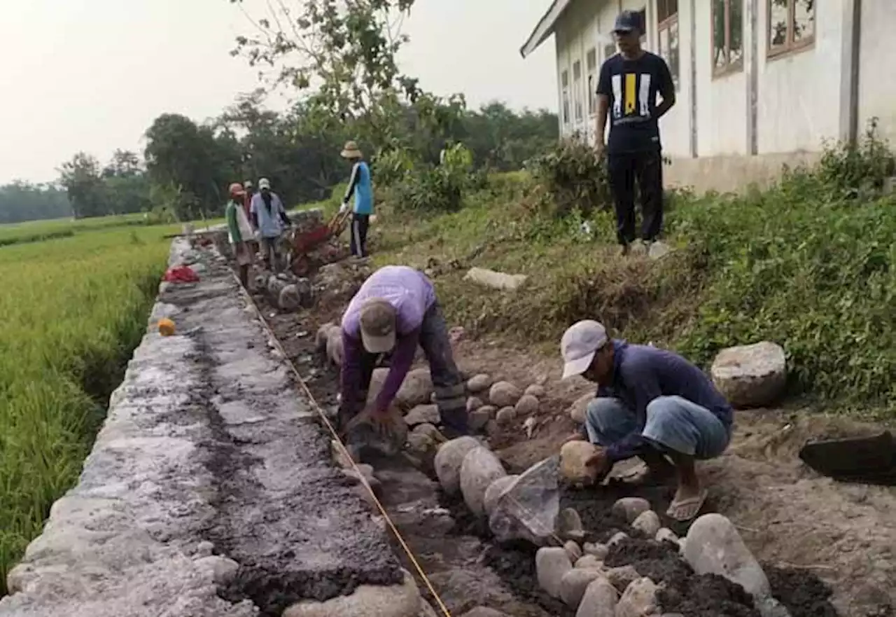 Perbaiki Irigasi Desa Sogaan untuk Dongkrak Hasil Pertanian