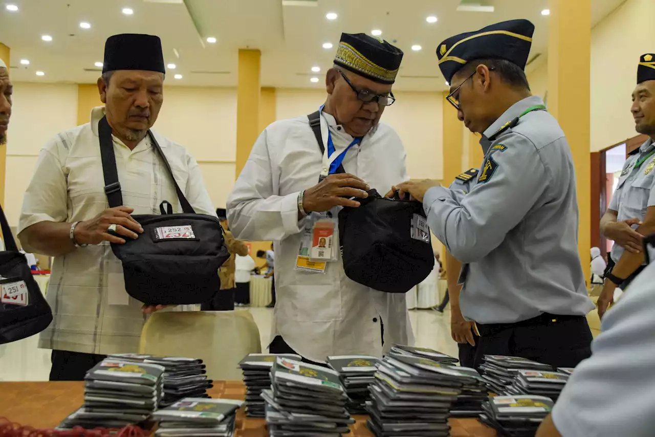 Petugas Daker Makkah Tiba, Sambut Kedatangan Jamaah dari Madinah