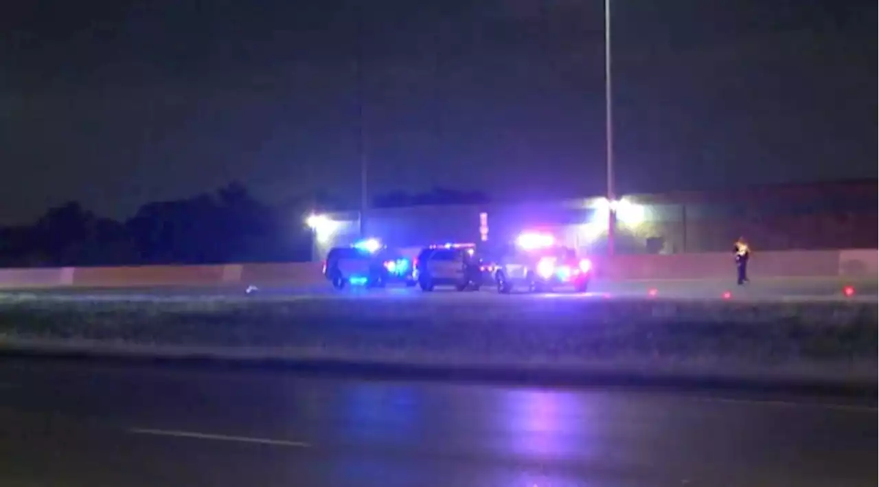 Man hit, killed while walking across Interstate 35 on Northeast Side, SAPD says