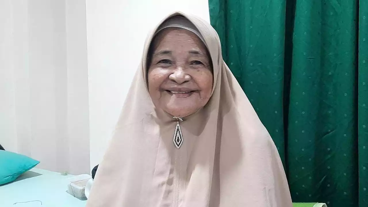 Kisah Perjuangan Nenek Syafura yang Berangkat Haji Tahun Ini, Jualan Kue hingga Bakso