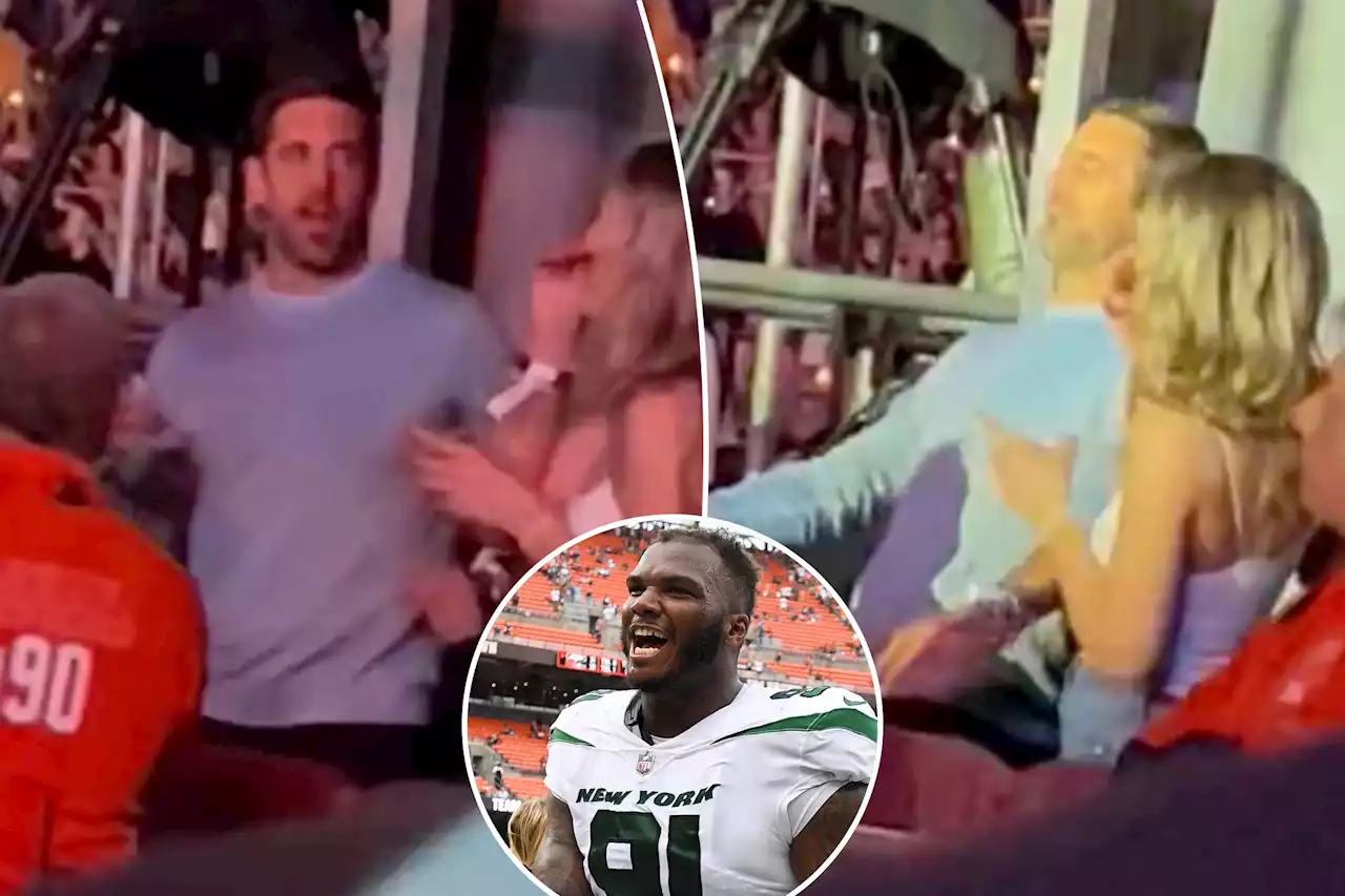 Aaron Rodgers’ Jets teammate calls out ‘weird’ fans for recording QB dancing to Taylor Swift