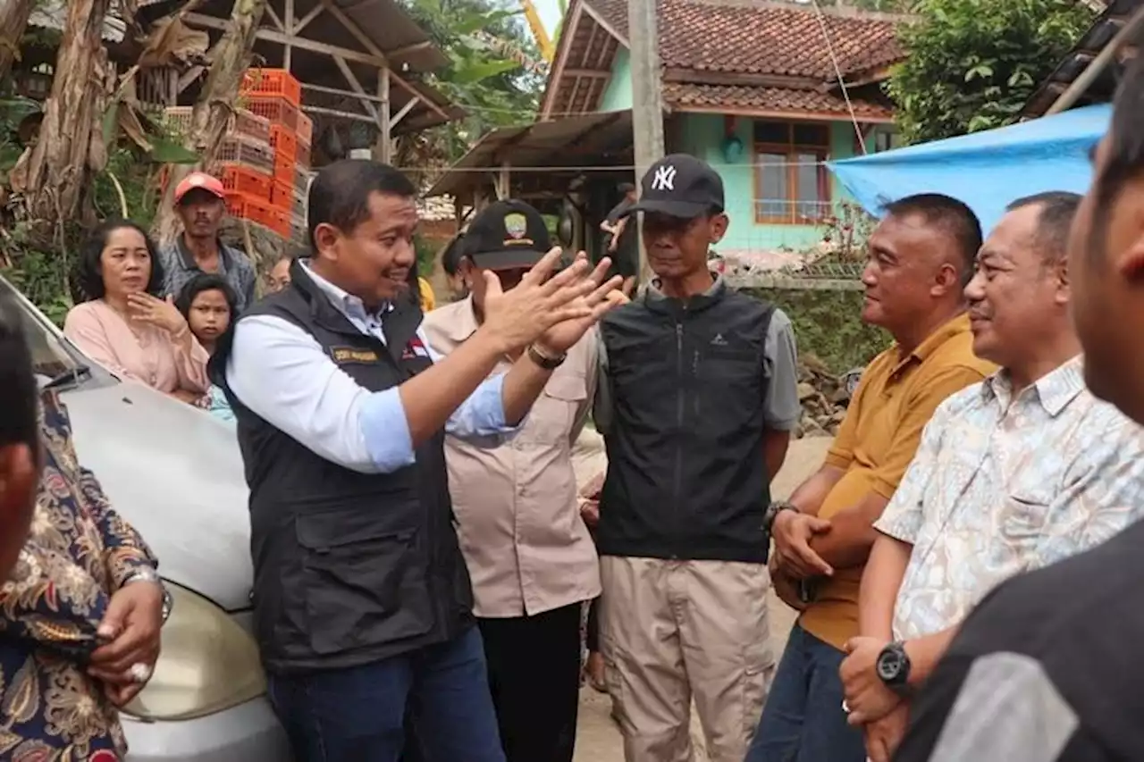 Imbas Proyek Tol Cisumdawu, Bupati Sumedang Minta Rumah Warga yang Terancam Ambruk Dipindahkan