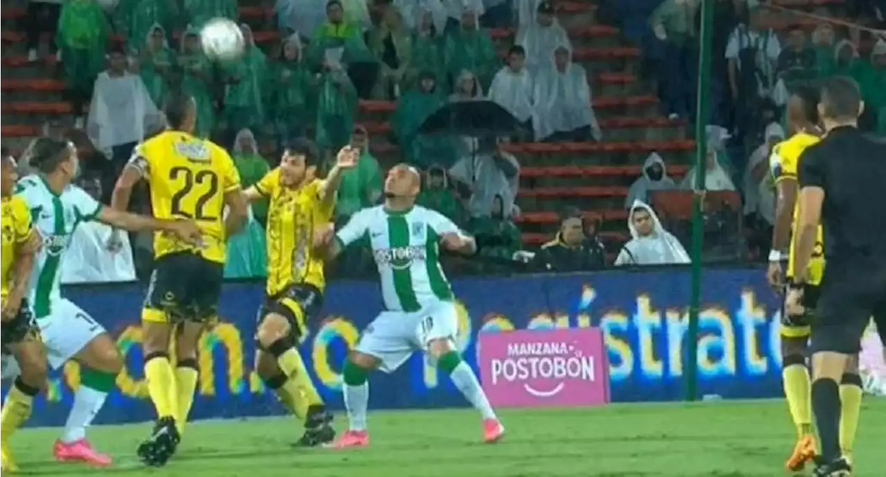 [Foto] Polémica por gol convalidado a Nacional, en empate frente a Alianza Petrolera - Pulzo