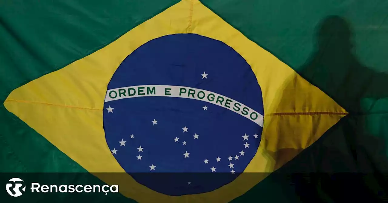 Brasileiros em Portugal vão poder tratar de documentação online - Renascença