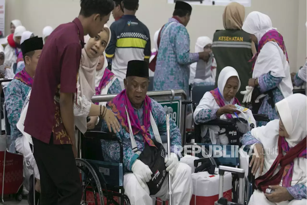 Kemenhub: Penerbangan Haji Pertama Kali dari Kertajati Berjalan Lancar |Republika Online