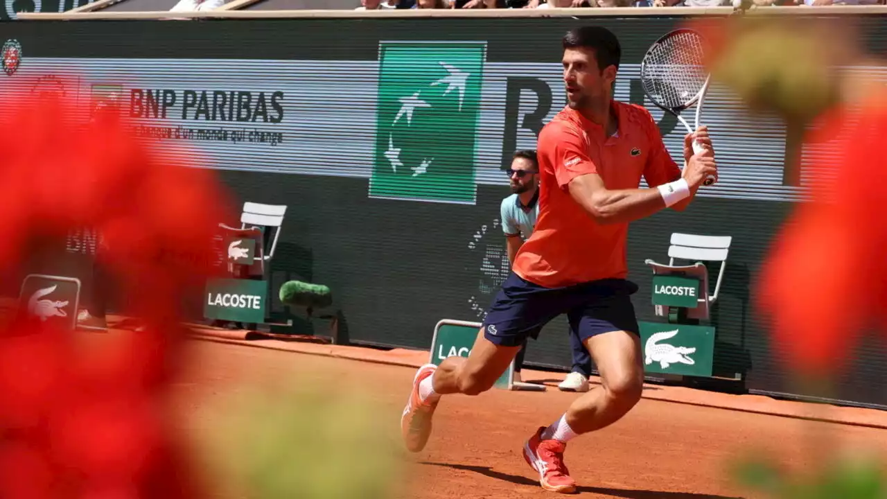 Roland-Garros: Djokovic réussit son entrée en attendant Alcaraz