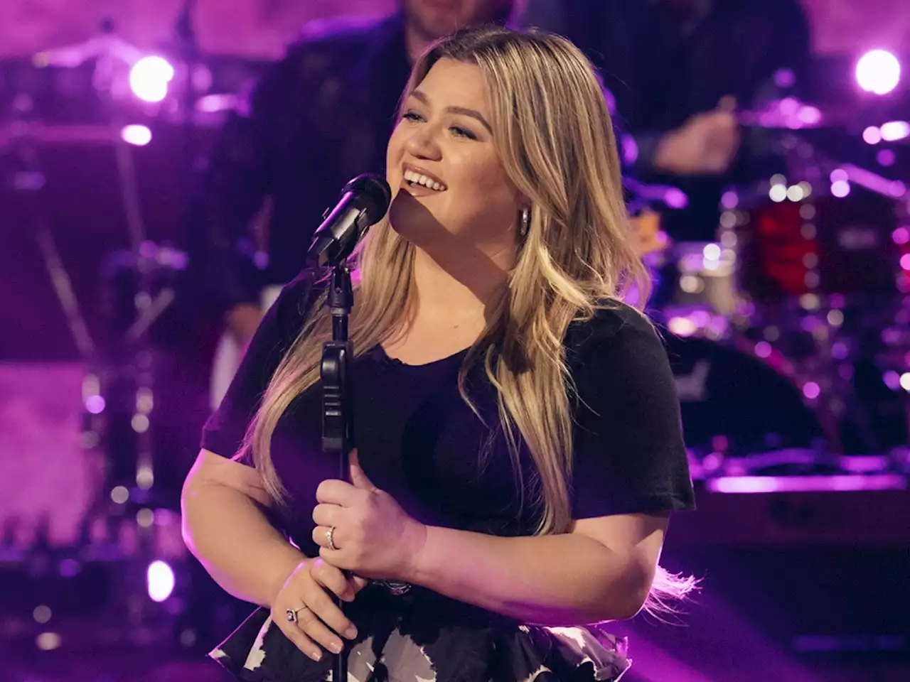 Kelly Clarkson's Post-Divorce Project Proves She's Living Her Dreams After Brandon Blackstock Split