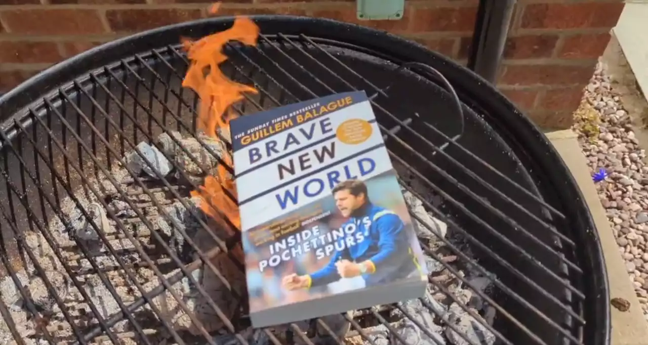 Tottenham fan sets fire to Mauricio Pochettino book after Chelsea appointment confirmed