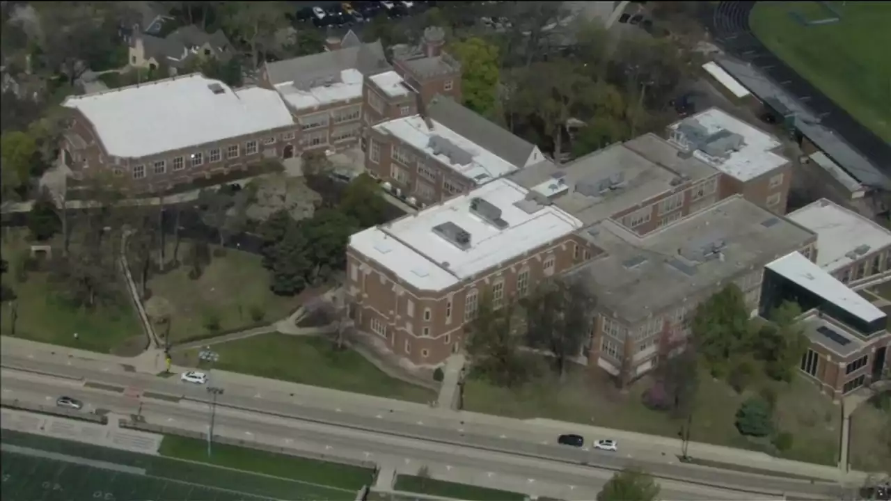 Glenbard West High School evacuated after bomb threat, Glen Ellyn police say