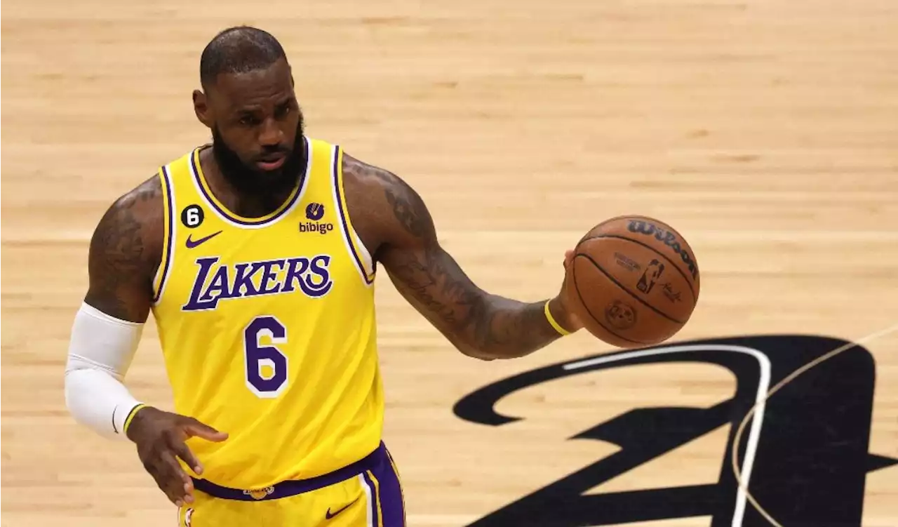 Los Lakers pegan primero: LeBron James y compañía derrotaron a los Warriors de Curry