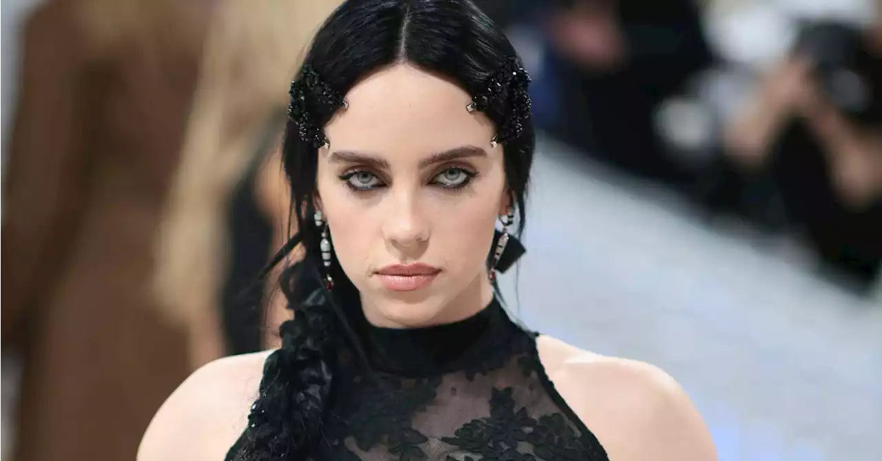 Billie Eilish Shared A 'Forbidden' Selfie In The Met Gala Bathroom With A Whole Bunch Of Famous People