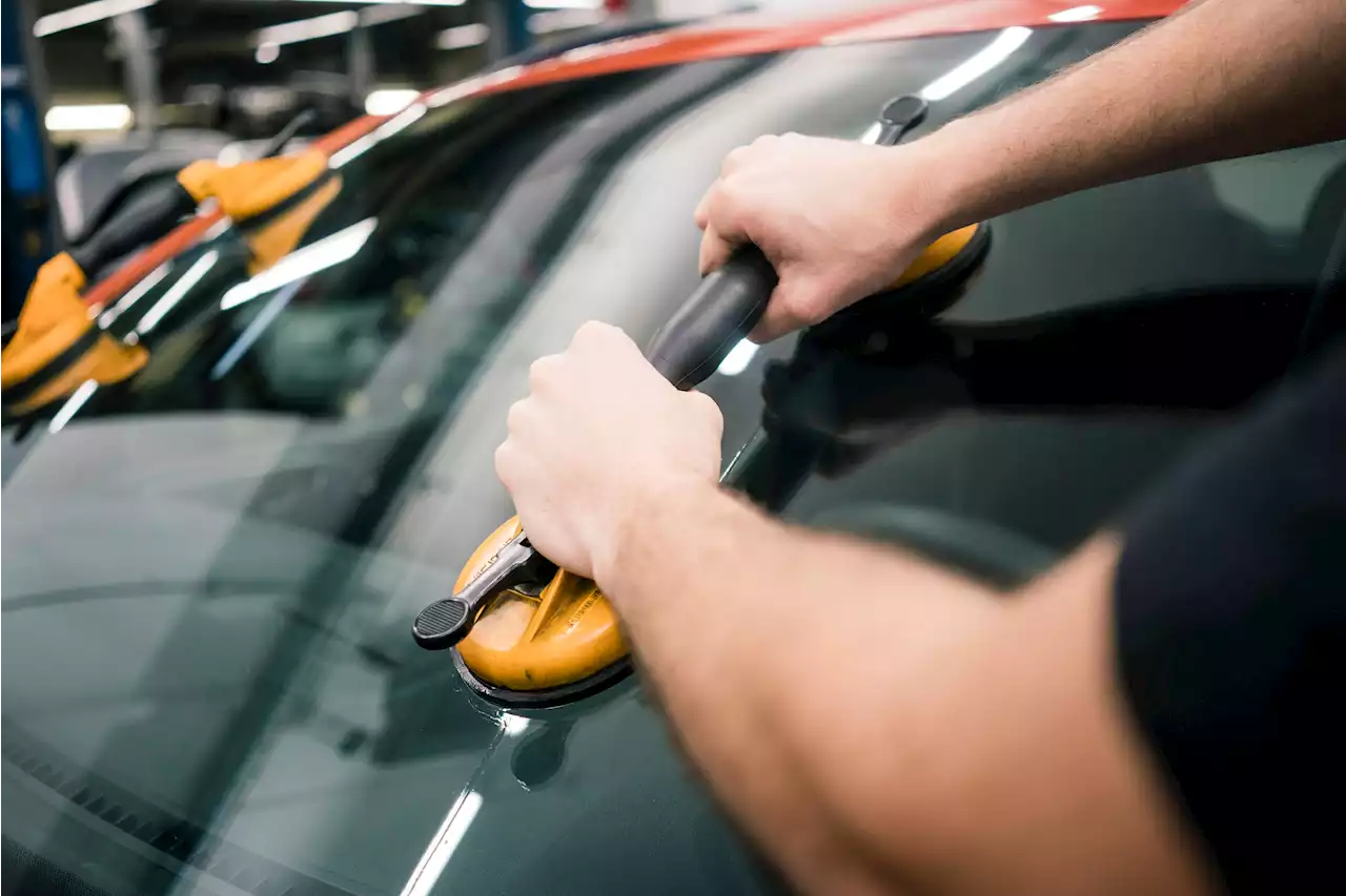 Esta es la forma de reparar el ‘ojo de buey’ del parabrisas de su carro: paso a paso