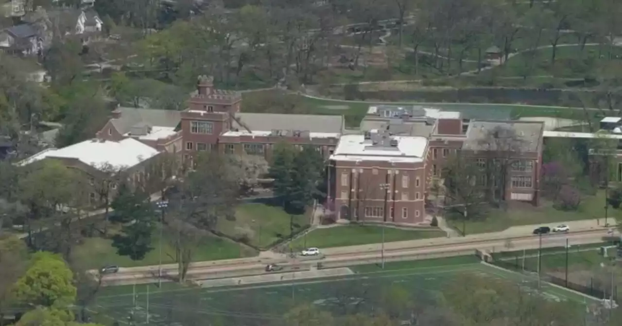 Police investigating second bomb threat at Glenbard West High School