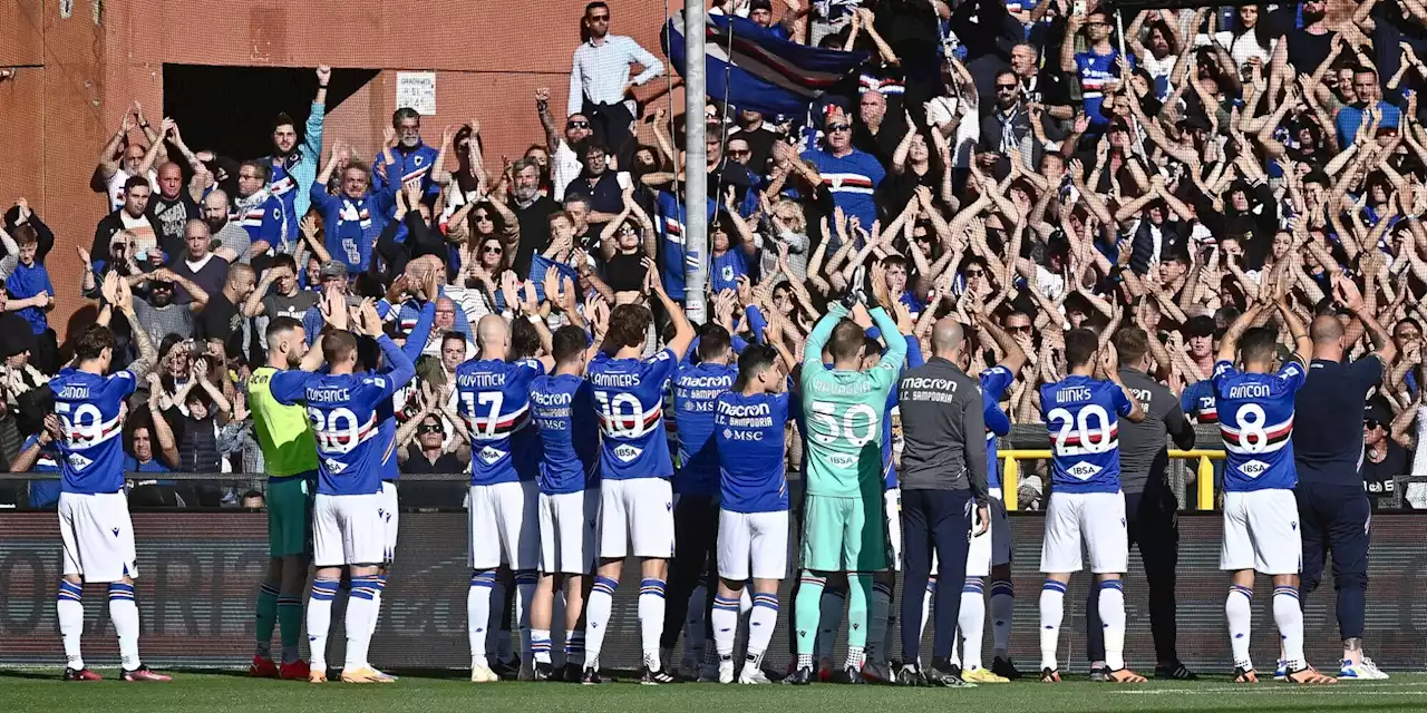 'Giù le mani dalla Samp', la squadra di Stankovic canta con i tifosi