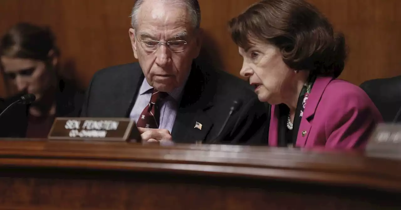 Chuck Grassley defends Dianne Feinstein against calls to push her out of Senate