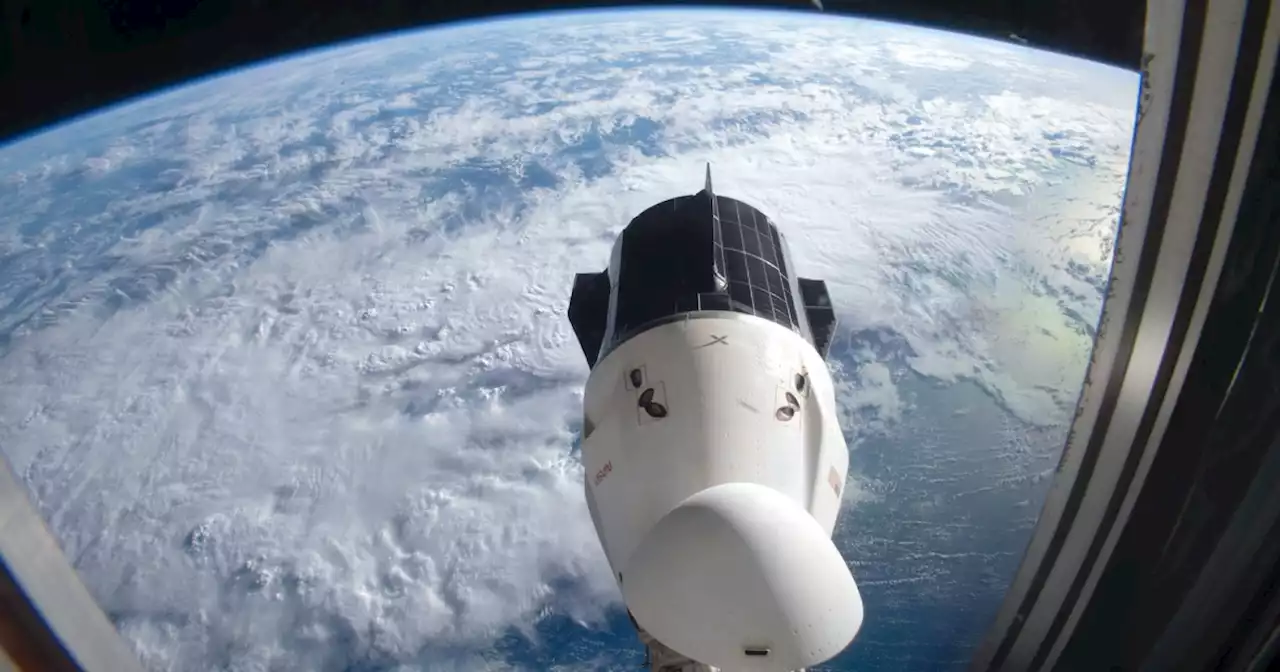 How to watch SpaceX's spacecraft take a very short trip | Digital Trends