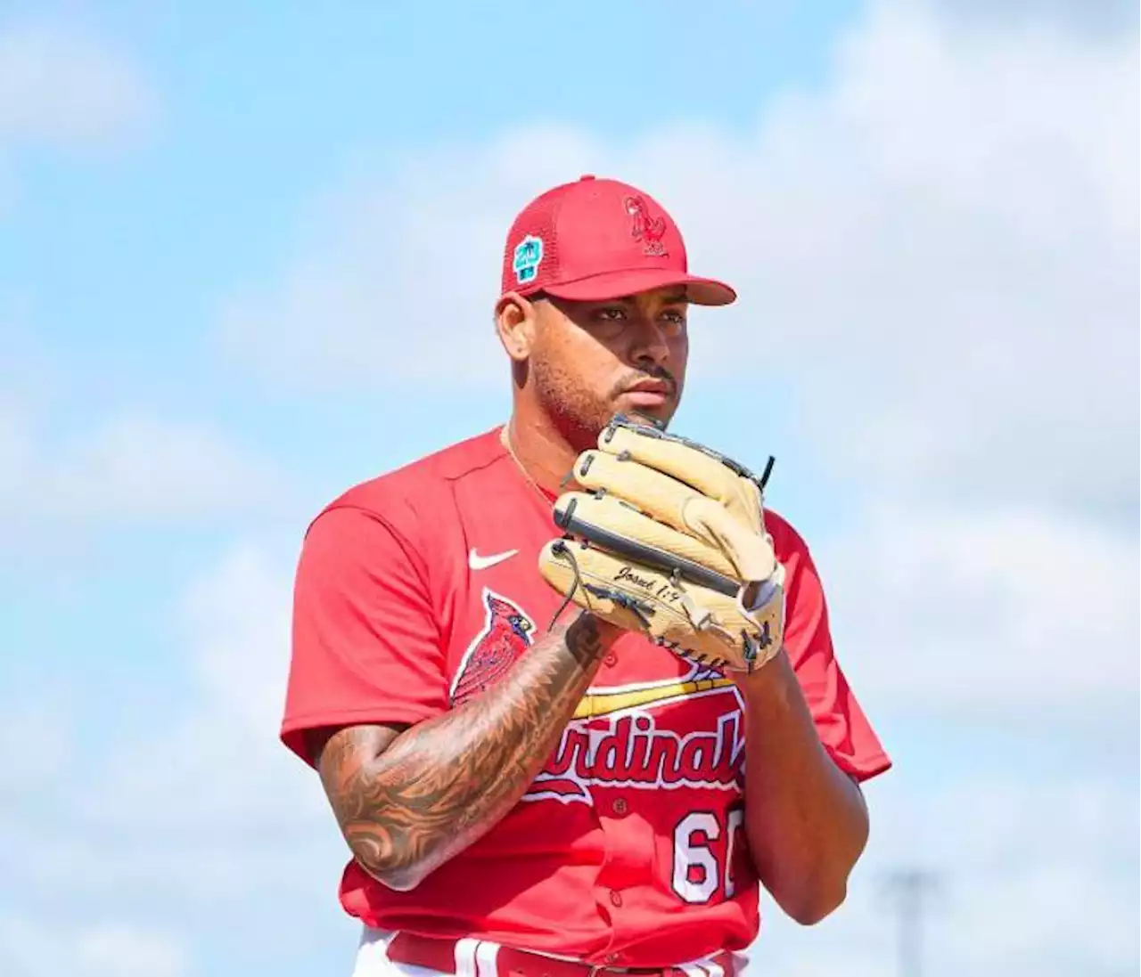 Grandes Ligas: Cardenales suben al cartagenero Guillermo Zúñiga