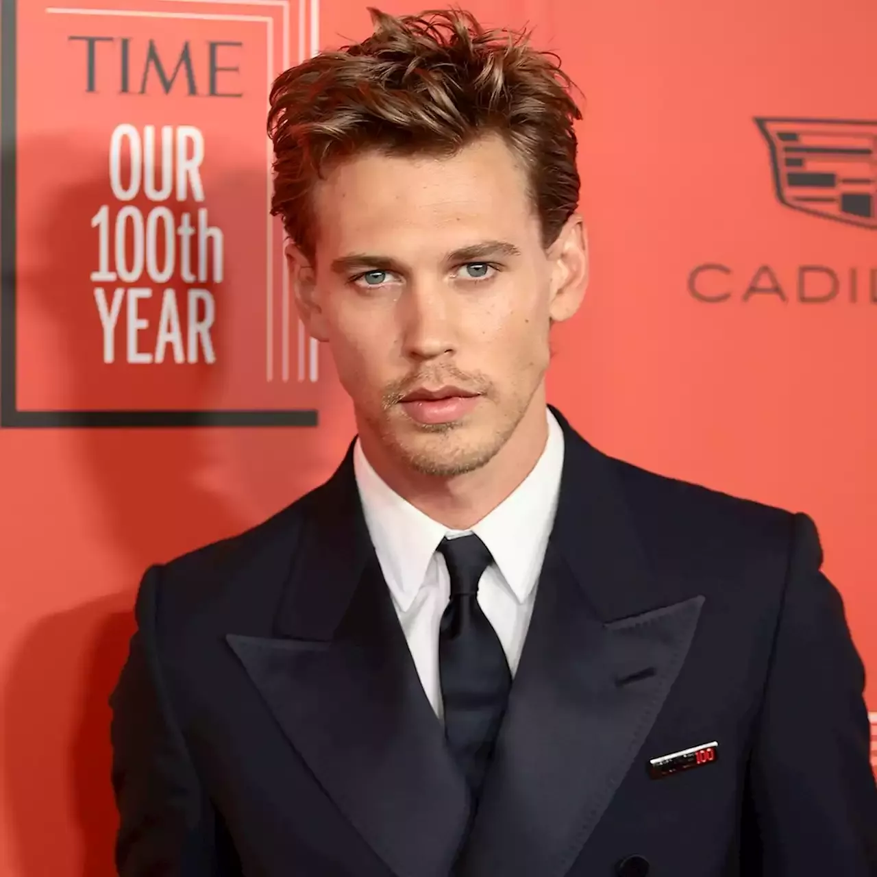 See Bald Austin Butler Debut His Jaw-Dropping Hair Transformation in ...