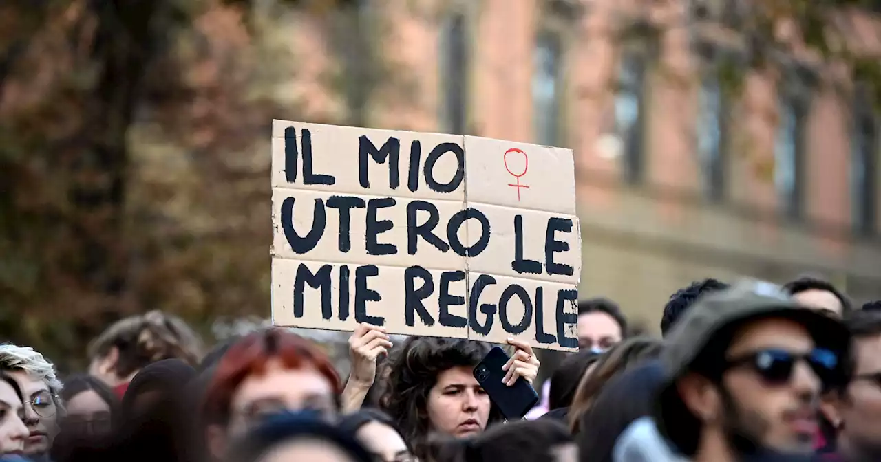 Ancona chiama Italia: sabato in piazza per rivendicare il diritto all'aborto - Il Fatto Quotidiano