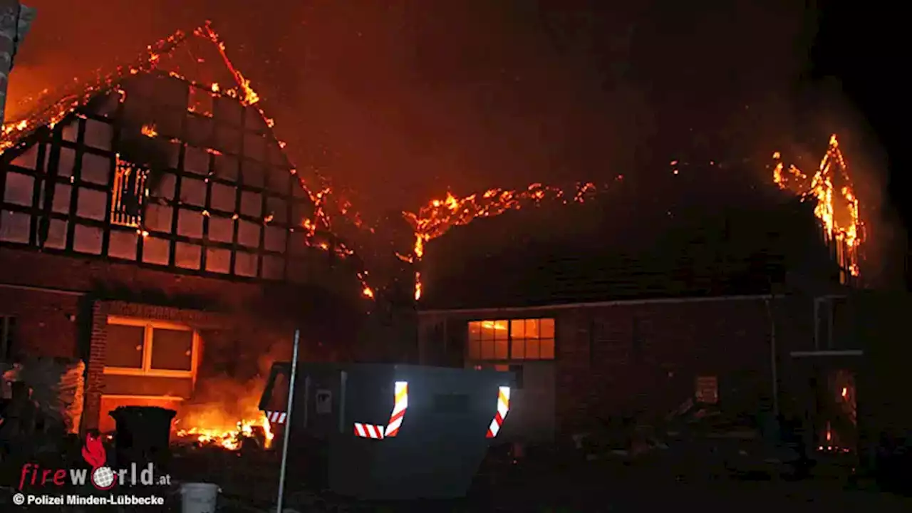 D: Wohnhaus brennt in Espelkamp bis auf die Grundmauern nieder