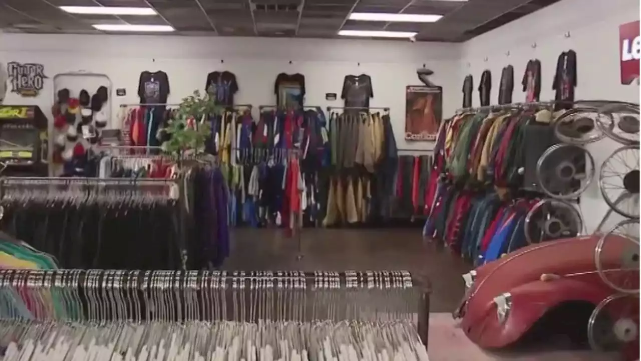 Houston's 'Thrifted Threads': Teen turned online business into store