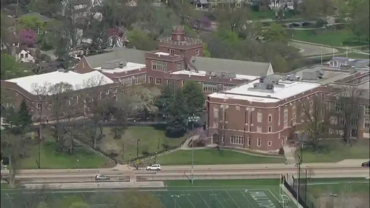 Bomb threat prompts evacuation of Glenbard West High School