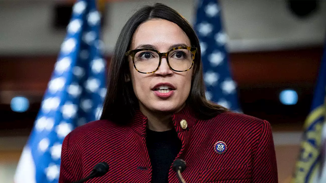 AOC calls for Sen Dianne Feinstein to retire: 'Causing great harm to the judiciary'