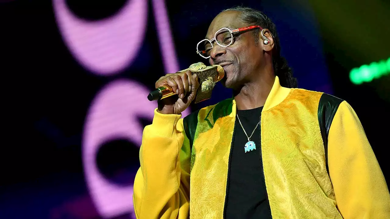 Snoop Dogg joining group competing with Ryan Reynolds in bid for Senators ownership: reports