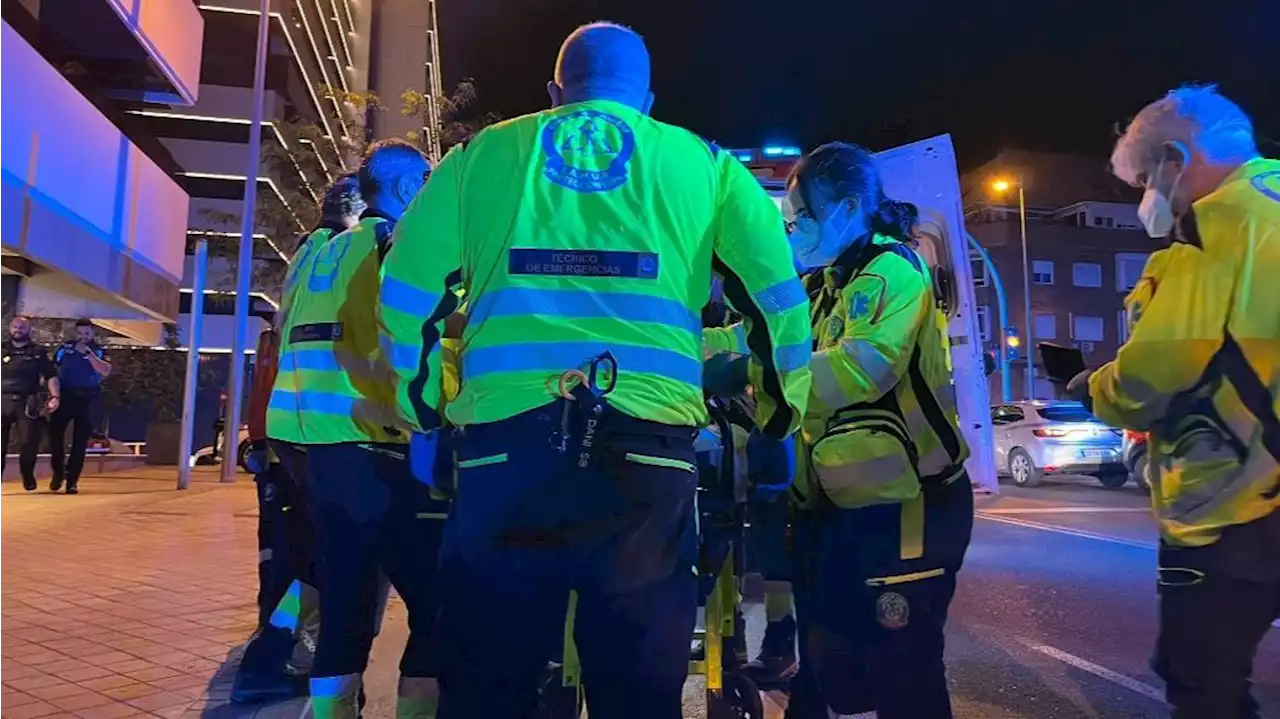 Dos personas resultan heridos por arma blanca en una pelea en vivienda de Madrid