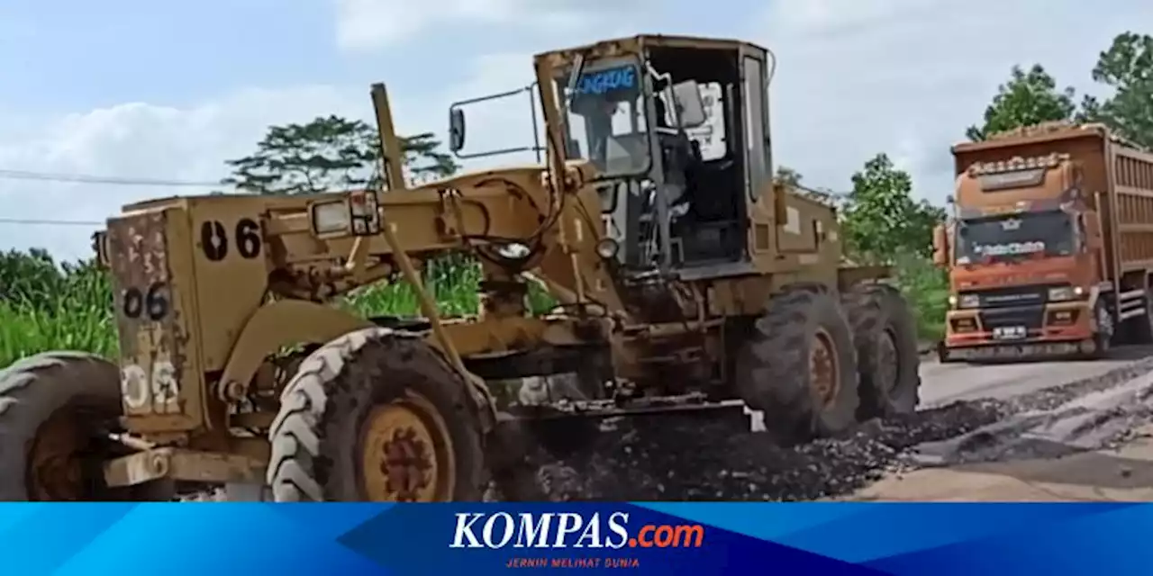 'Drama' Jalan Rusak di Lampung, Mendadak Diperbaiki demi Jokowi Meski Tak Ada Perintah Pekerjaan