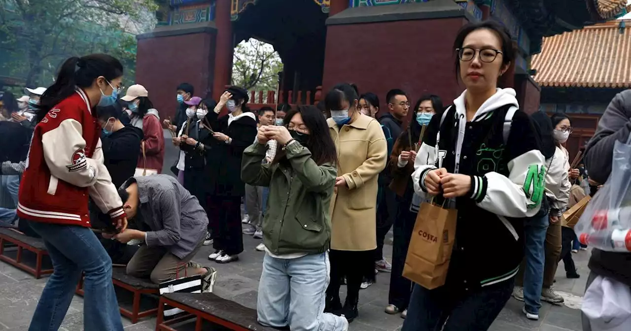 Dans une Chine cadenassée, les jeunes tentés par le temple