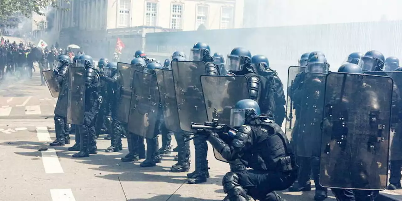 Retraites : un rapport dénonce « des atteintes graves aux droits » lors des manifestations