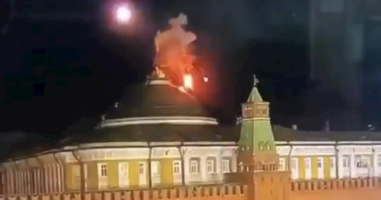 Fiamme al Cremlino, 'attentato a Putin di due droni ucraini': il video dell'attacco