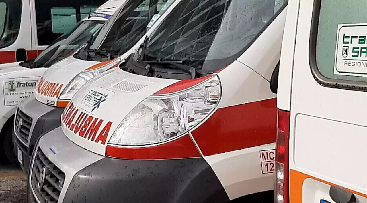 Montefalcione (Avellino), cellulare le cade nella vasca da bagno: 16enne muore folgorata