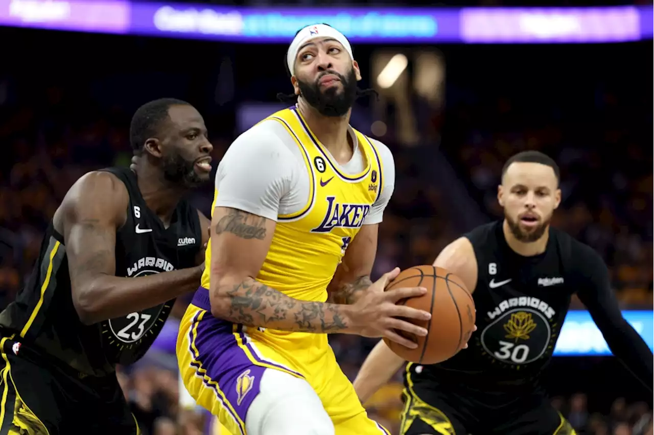 Lakers’ Anthony Davis shows why he, not LeBron, is Warriors’ toughest matchup