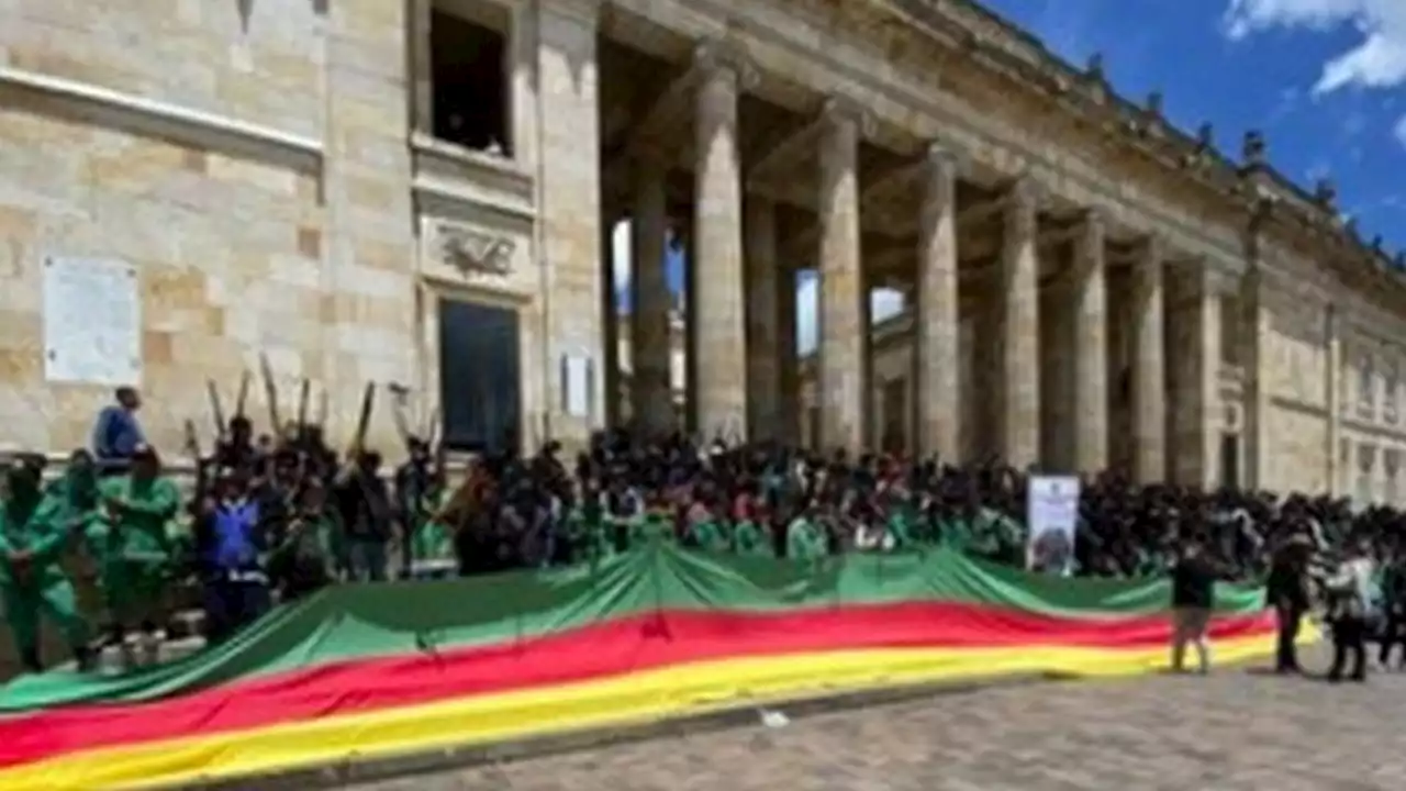 Guardia indígena se toma la Plaza de Bolívar