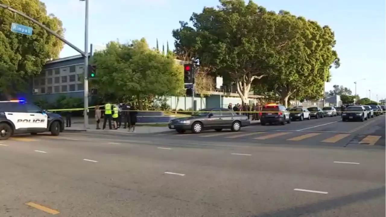 Teen Arrested in Stabbing of Students, Ages 15 and 16, Outside Los Angeles High School