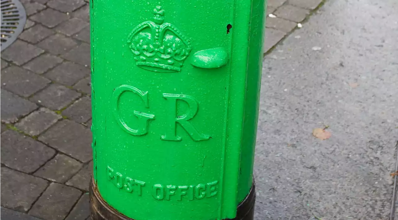 Ringsend 'dismayed' after vandalised British Empire post box removed