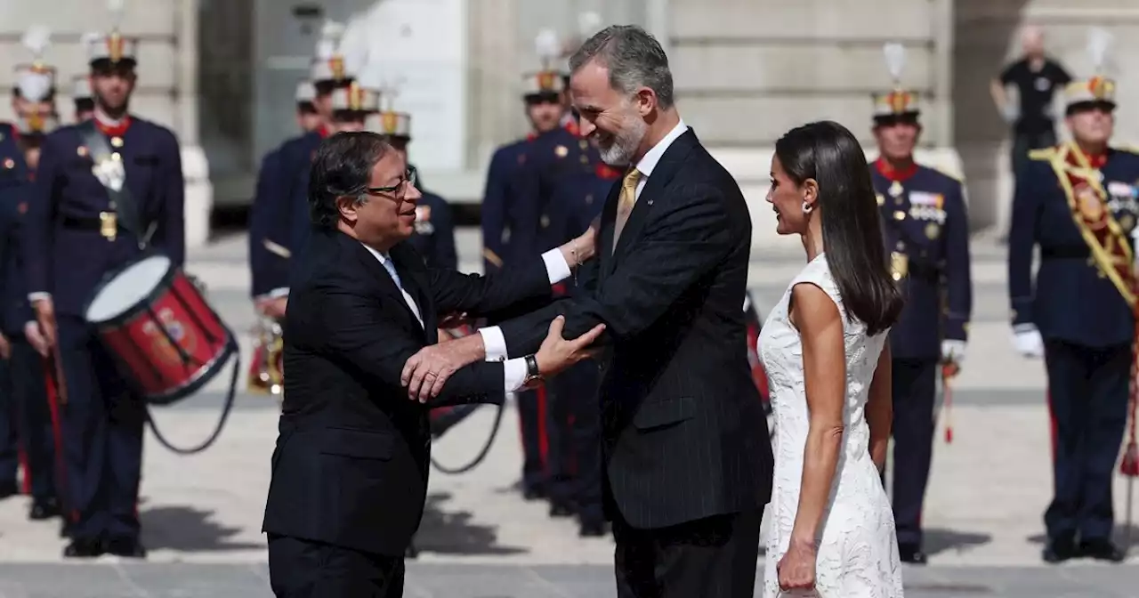 Los reyes de España reciben con honores al presidente Gustavo Petro en su visita de Estado