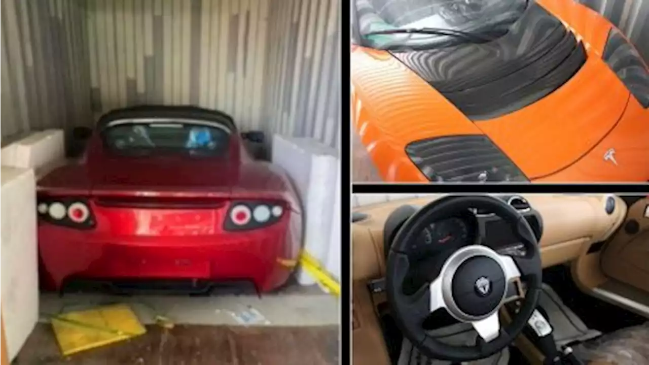 Encuentran tres Tesla Roadster sin estrenar y abandonados en un contenedor: ahora salen a la venta