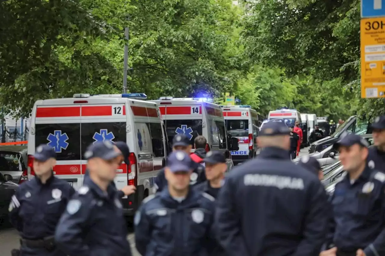 Un joven de 14 años mata a tiros a ocho estudiantes y un guardia de seguridad en un colegio de Belgrado